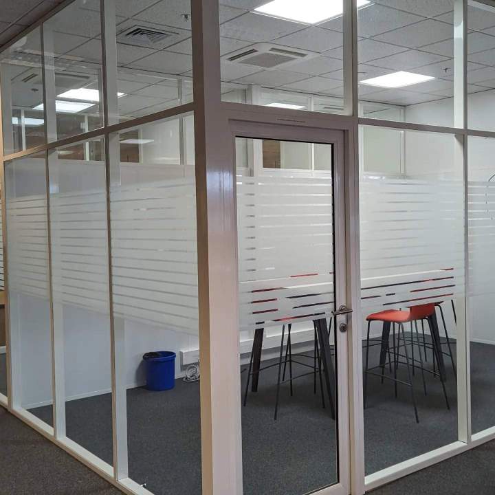 Fabrication et installation de portes sur mesure à Colmar